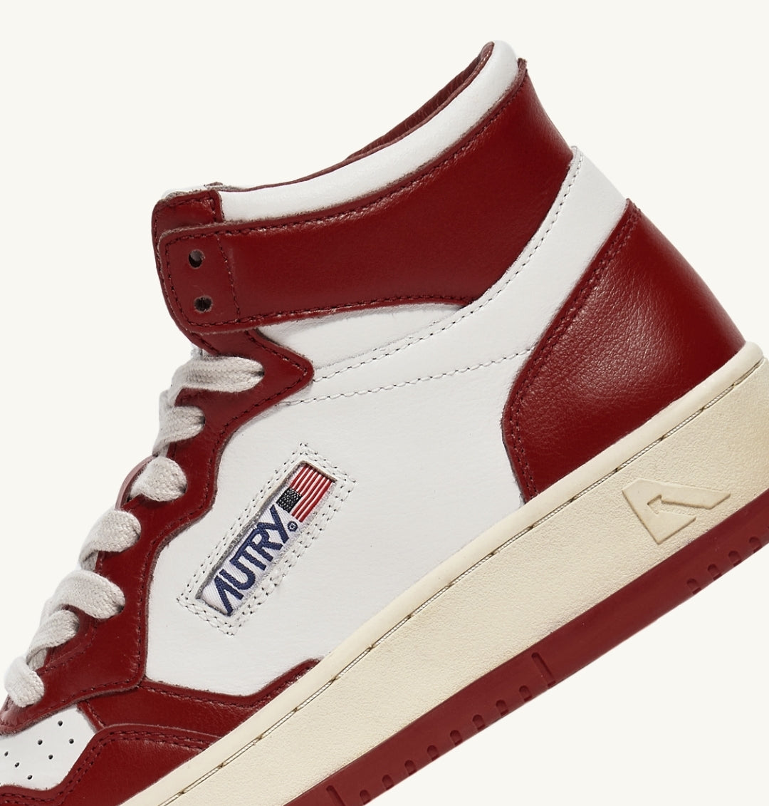 MEDALIST LOW BICOLOR SNEAKERS IN WHITE AND SYRAH LEATHER