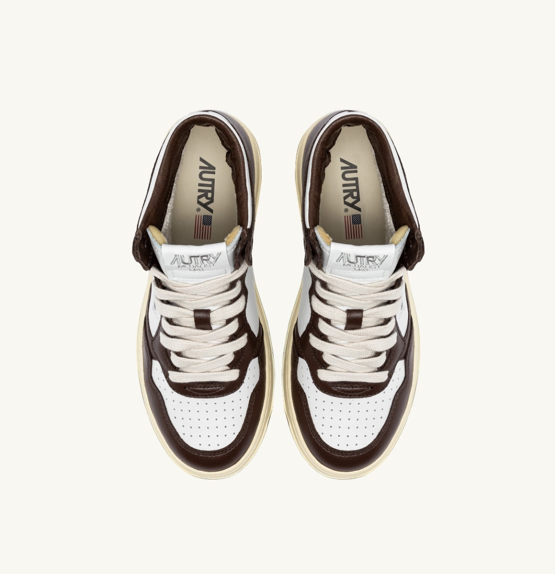 MEDALIST MID BICOLOR SNEAKERS IN WHITE AND CHESTNUT LEATHER