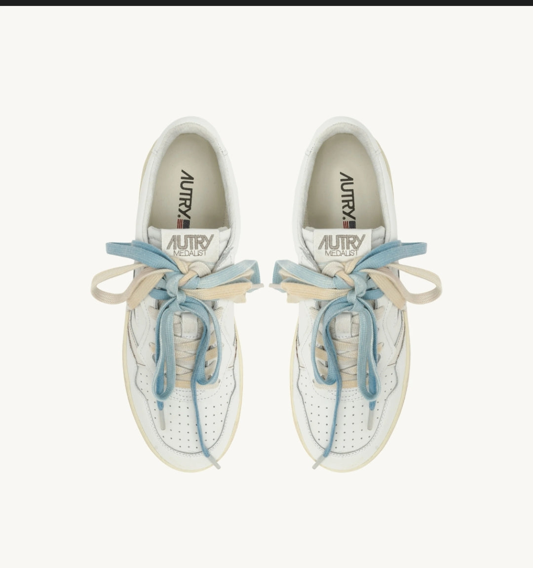 MEDALIST LOW SNEAKERS IN WHITE LEATHER