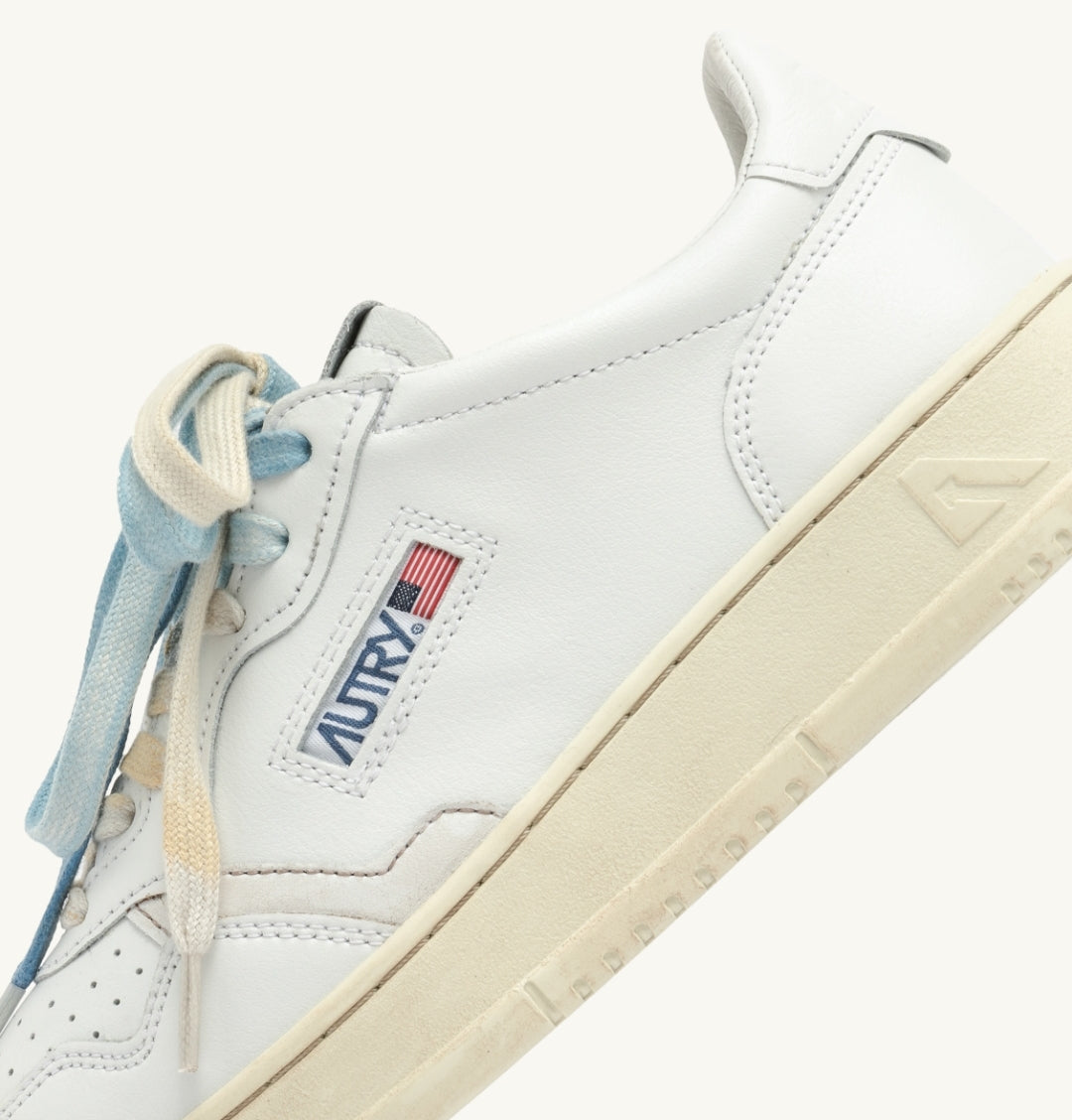 MEDALIST LOW SNEAKERS IN WHITE LEATHER