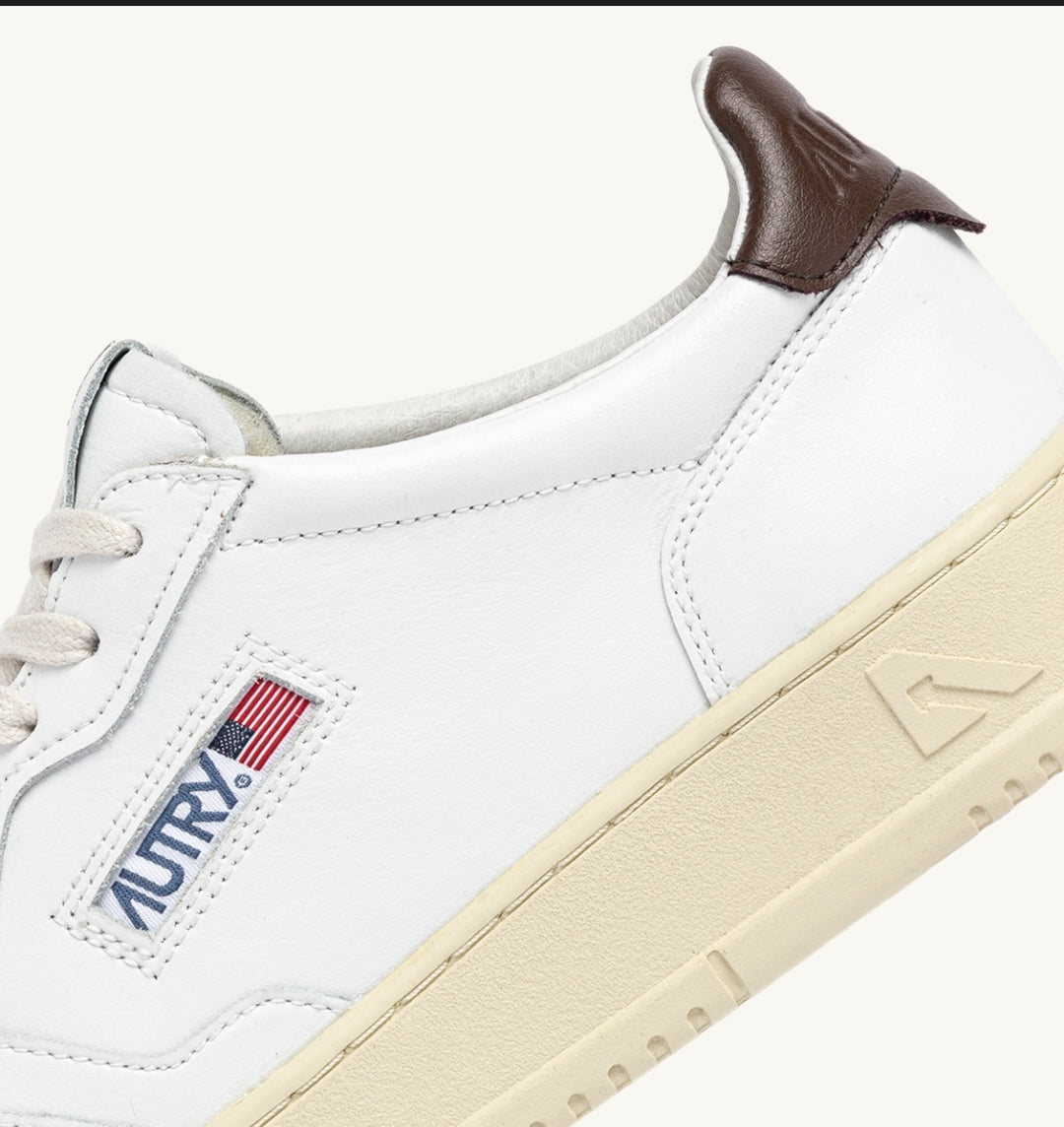 MEDALIST LOW SNEAKERS IN WHITE AND BROWN LEATHER