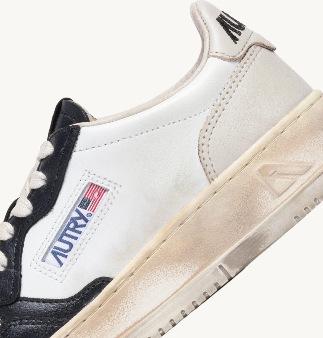 MEDALIST LOW SUPER VINTAGE SNEAKERS IN WHITE DARK GREY AND BLUE LEATHER