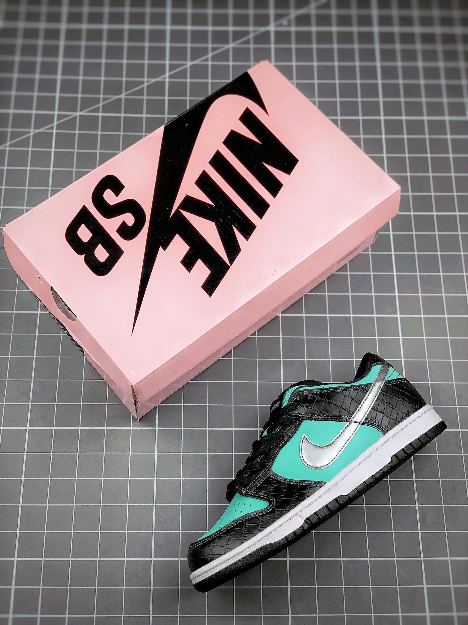 NIKE DUNK