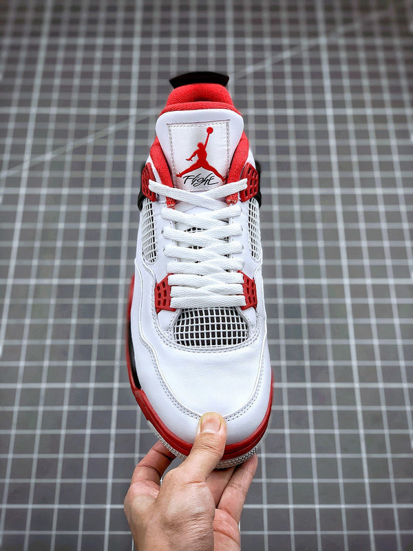 AIR JORDAN 4