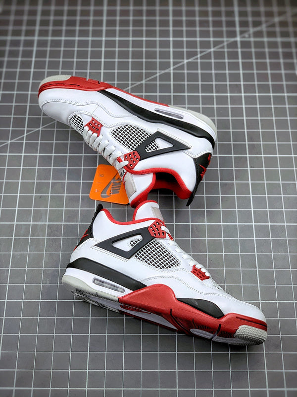 AIR JORDAN 4