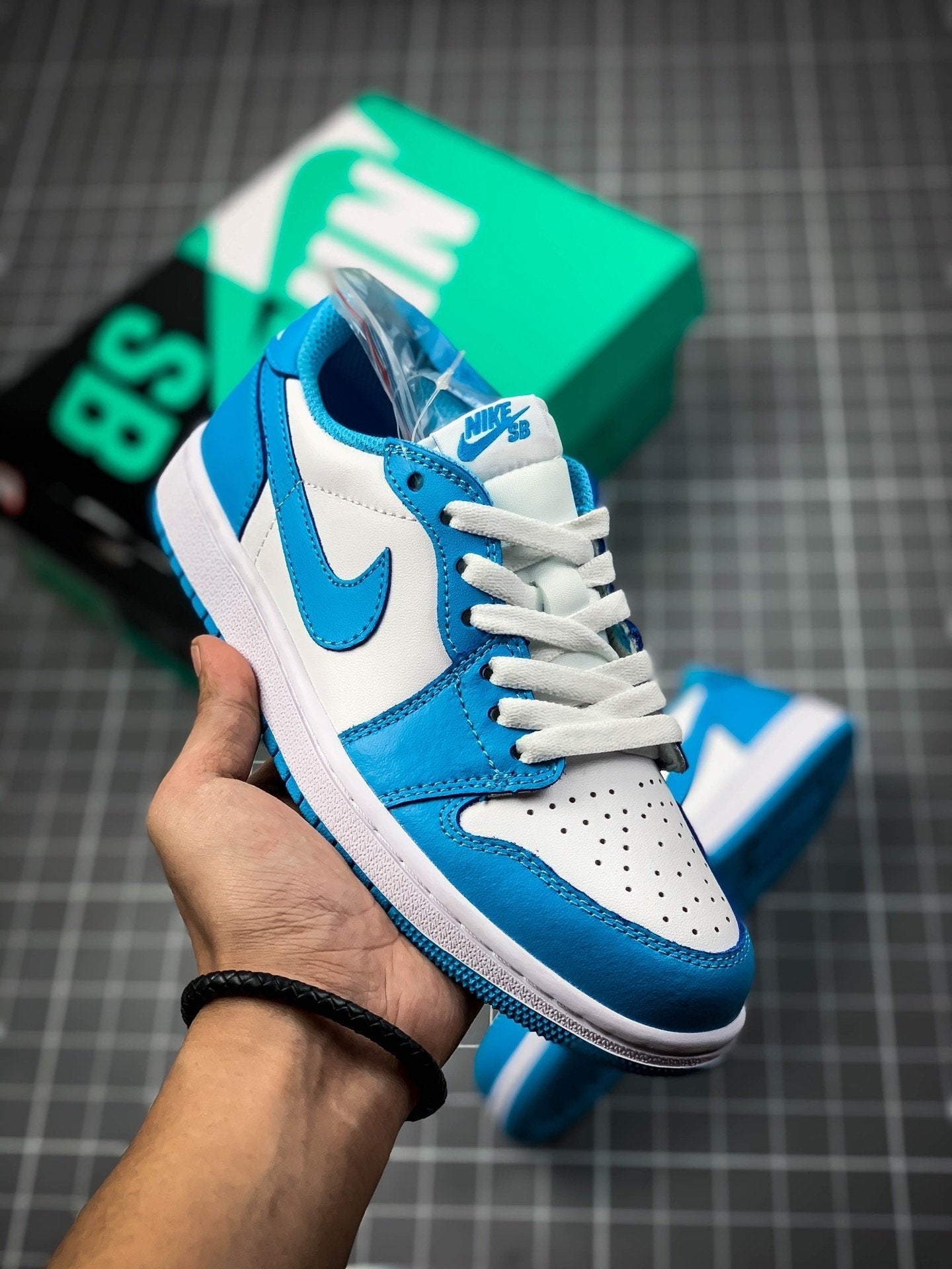 AIR JORDAN 1 LOW