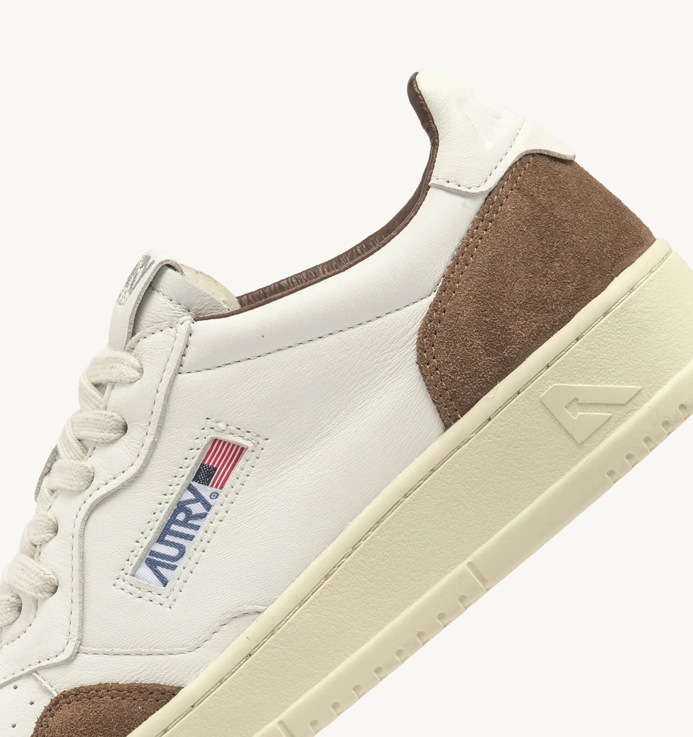 MEDALIST LOW SNEAKERS IN WHITE AND CIGAR LEATHER AND SUEDE