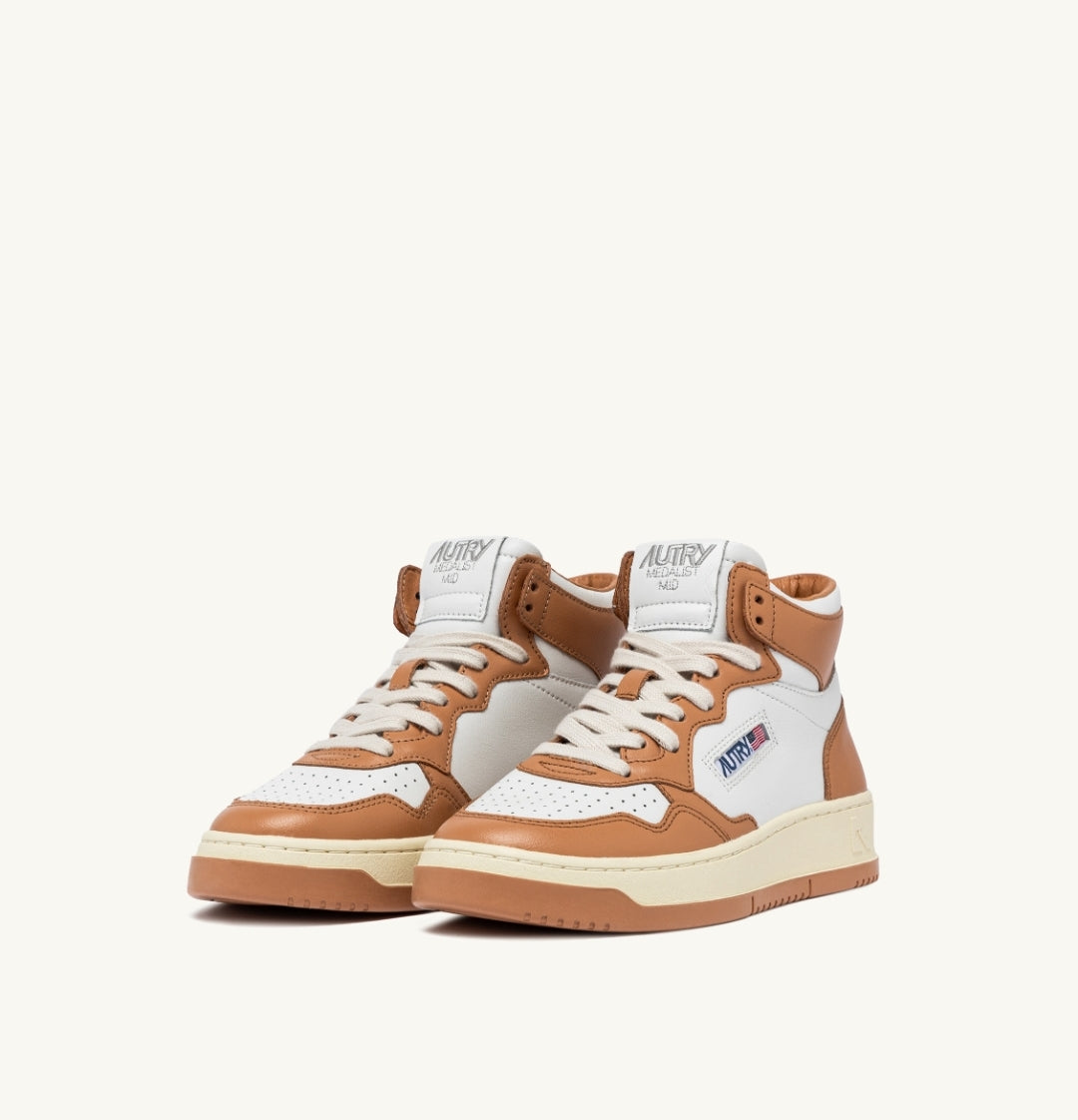MEDALIST MID BICOLOR SNEAKERS IN WHITE AND SAND STORM LEATHER