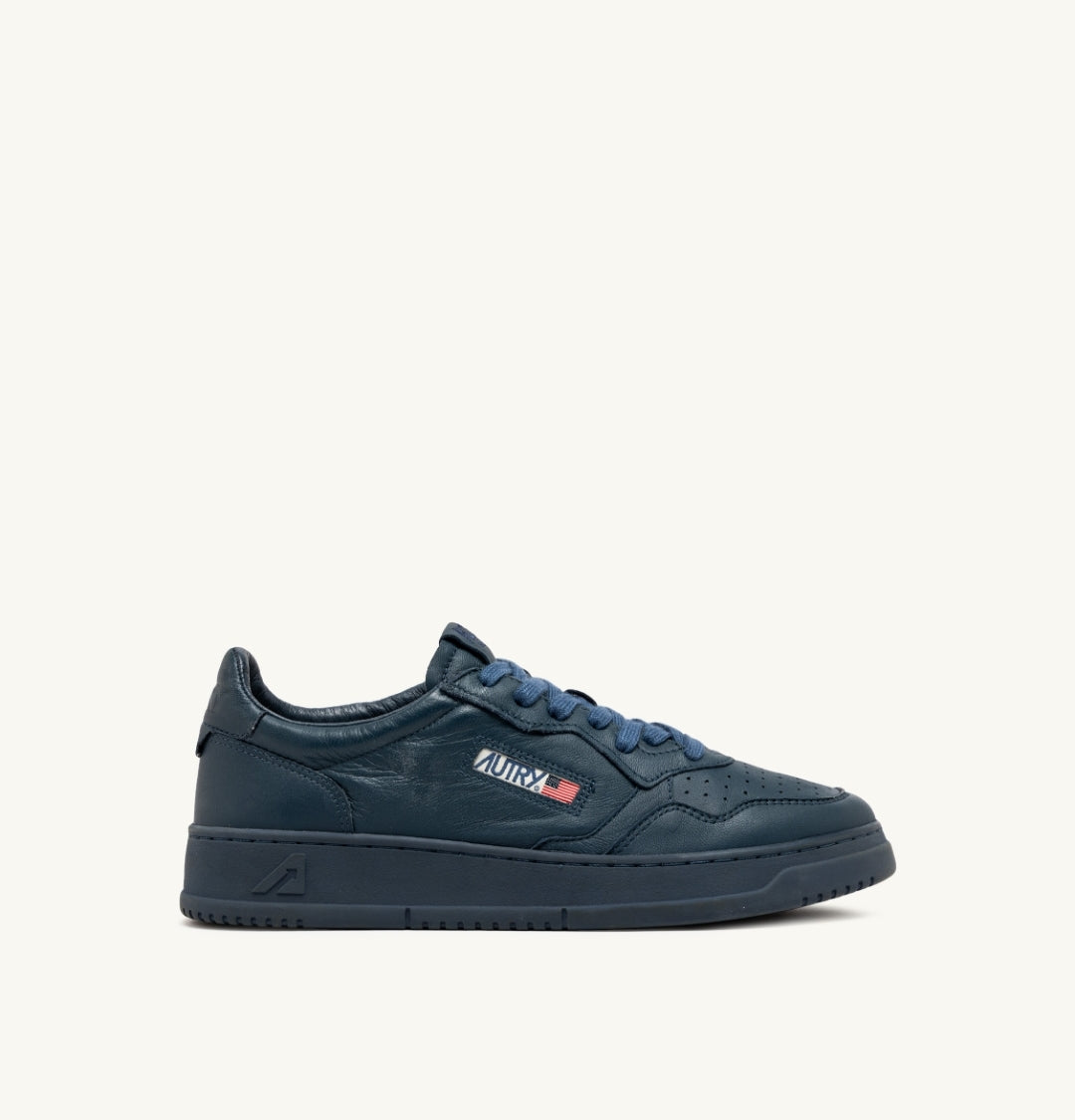 MEDALIST LOW SNEAKERS IN DARK DENIM NAPPA