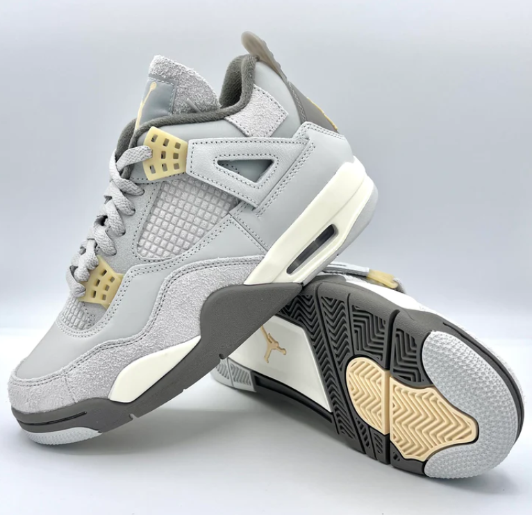 AIR JORDAN 4 RETRO SE CRAFT PHOTON DUST