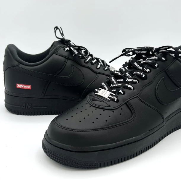 AIR FORCE 1 LOW BLACK SUPREME